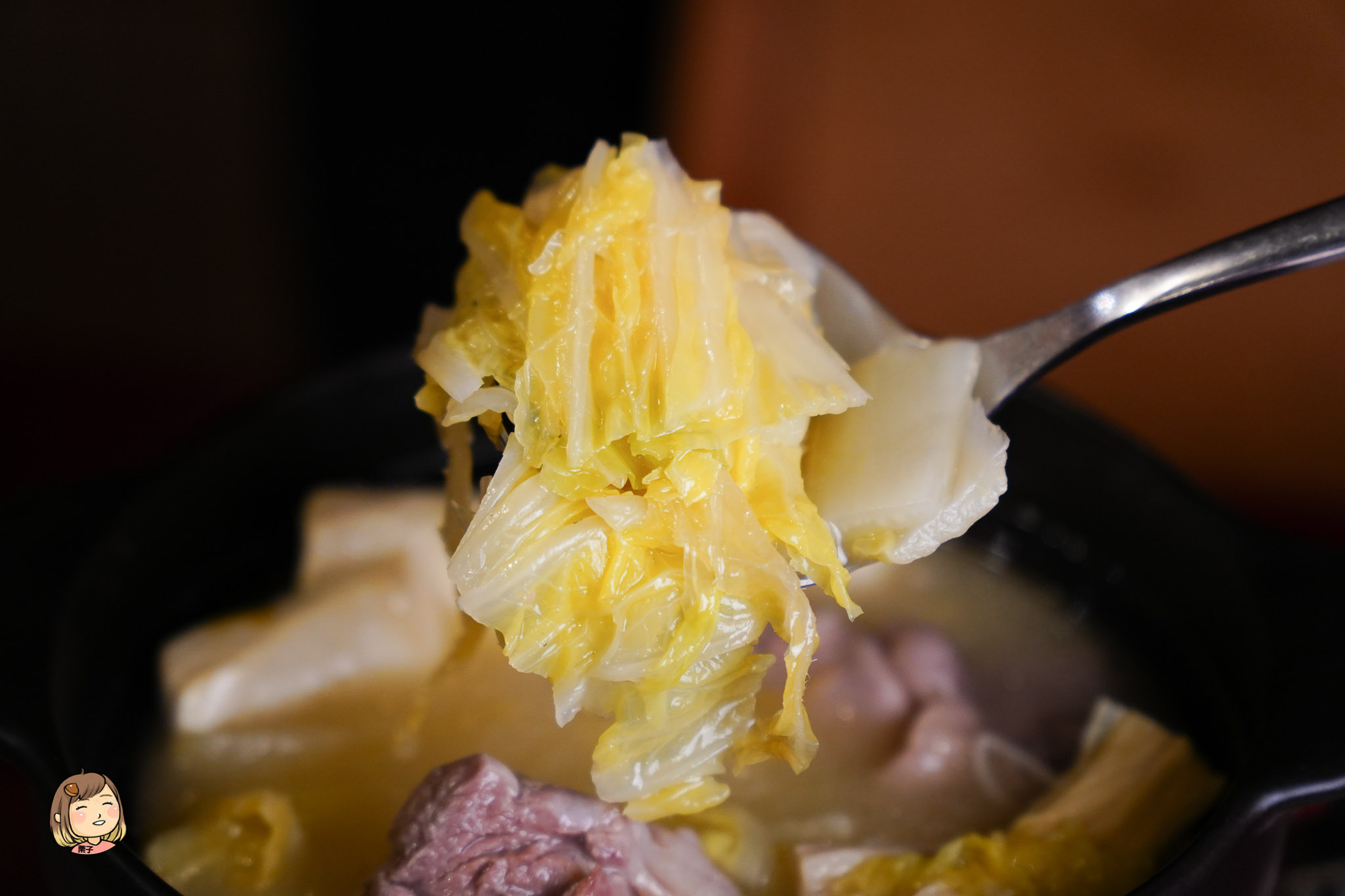 【台中食記】有春茶館：找回記憶中的古早味，一場關於「台式美學」的時光味蕾旅行｜新年必吃炸年糕、陶鍋濃白雞湯年味十足。2026年菜預訂中