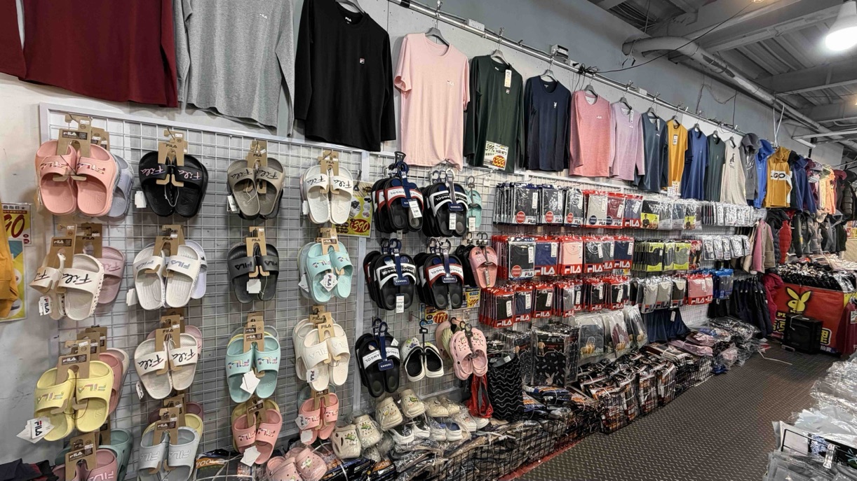 【新竹特賣會】強寒流必衝！天絲內褲$38、發熱衣$88，新竹中正路人潮爆滿搶翻天！